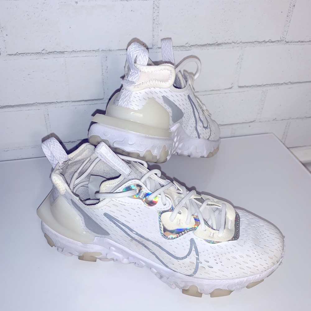 Nike React Vision GS Essential White Iridescent Womens sneakers Size 6